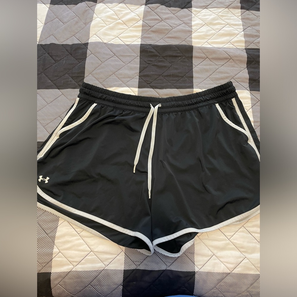 Under armor black active shorts. Size xl